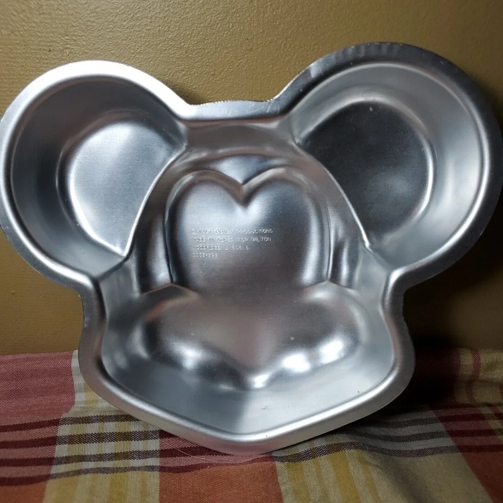 Wilton 8in Mickey Mouse Cake Pan Disney Silver Aluminum 502-298 Vintage Bakeware